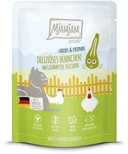 Cibo per gatti Mjamjam Chicks & Friends con pollo e zucchine